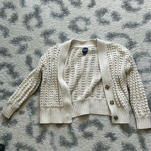Gap Women’s Cream cropped cardigan (waist length) medium petite
